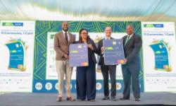 kcb-and-mastercard-unveil-kenyas-first-platinum-multi-currency-card Image