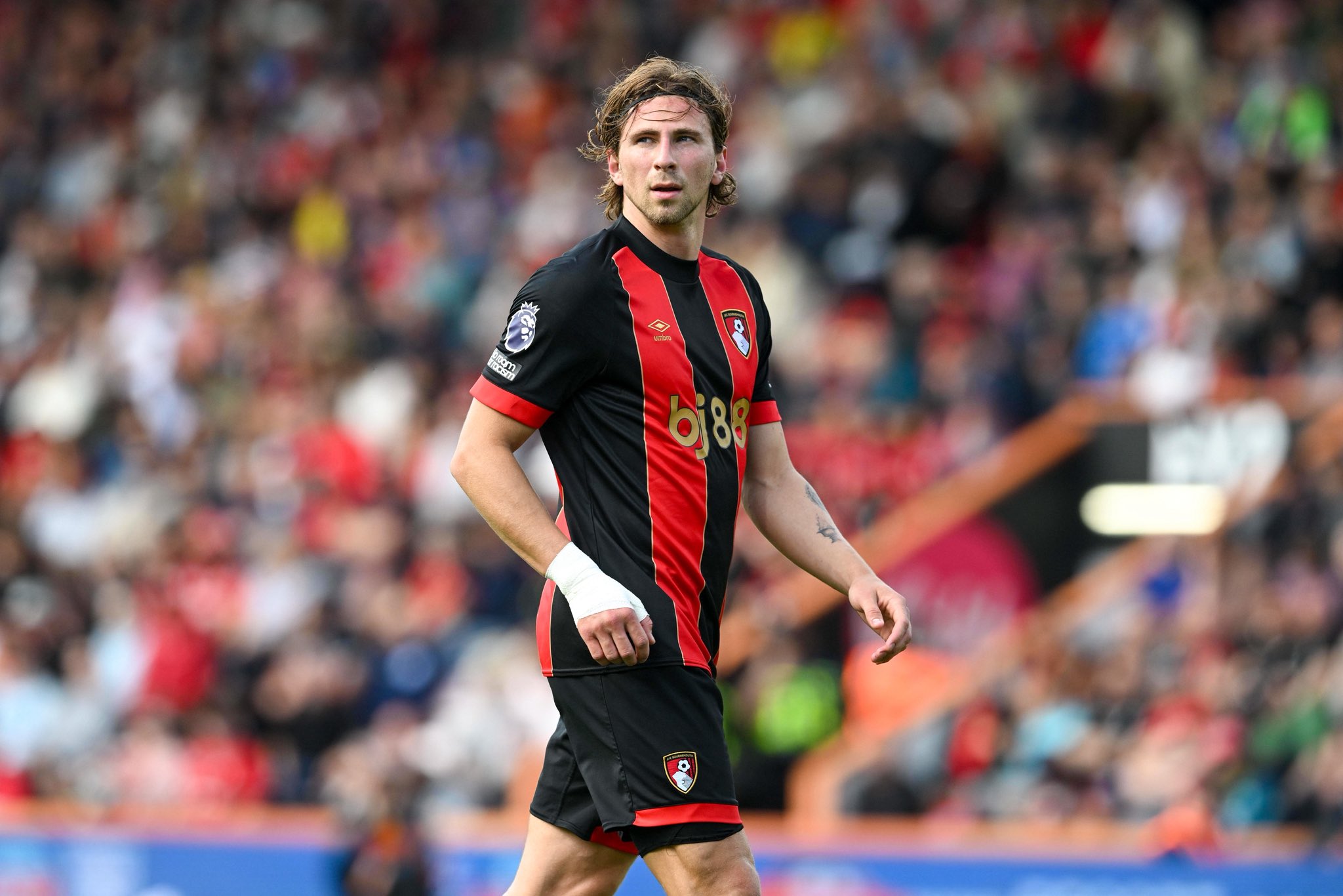 official-paris-saint-germain-seal-eur66m-signing-of-ilya-zabarnyi-from-bournemouth Image