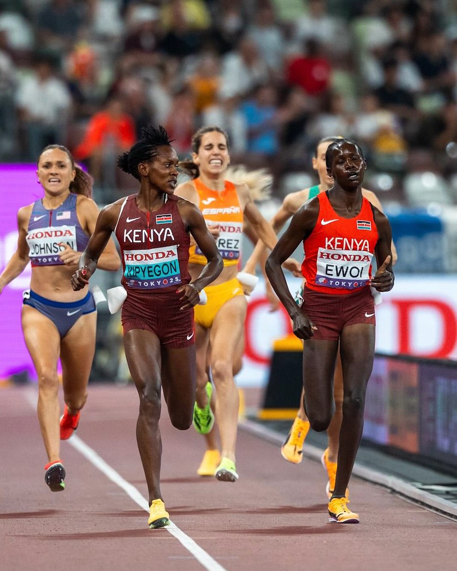 kipyegon-leads-kenyan-trio-into-womens-1500m-final-at-world-championships Image