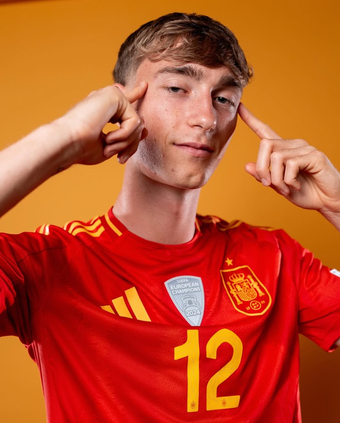 dean-huijsen-leaves-spain-camp-with-muscle-injury Image