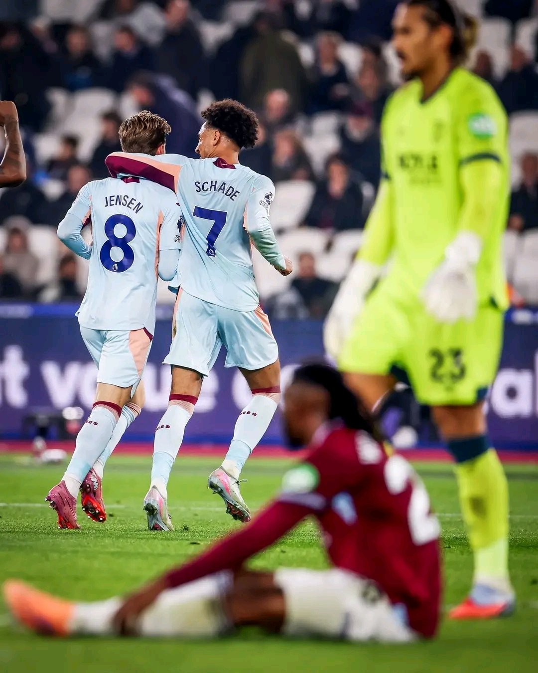 epl-west-ham-suffer-fifth-consecutive-home-defeat-against-brentford Image
