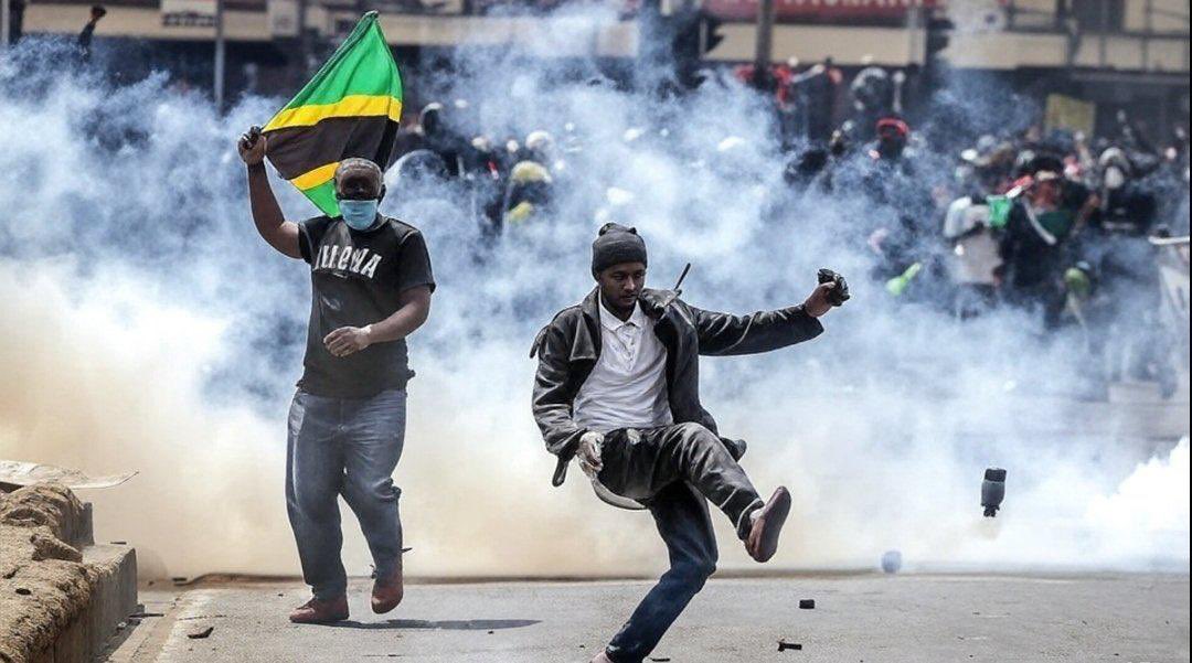 tension-high-as-protesters-storm-kenya-tanzania-border-businesses-shut-tourists-stranded-amid-curfew Image