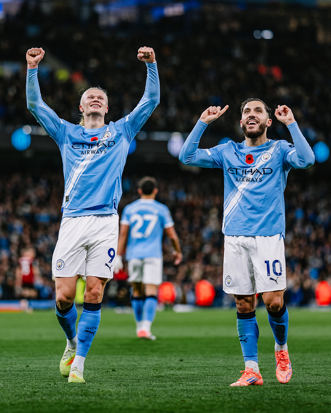 manchester-city-beat-bournemouth-3-1-to-extend-winning-run Image