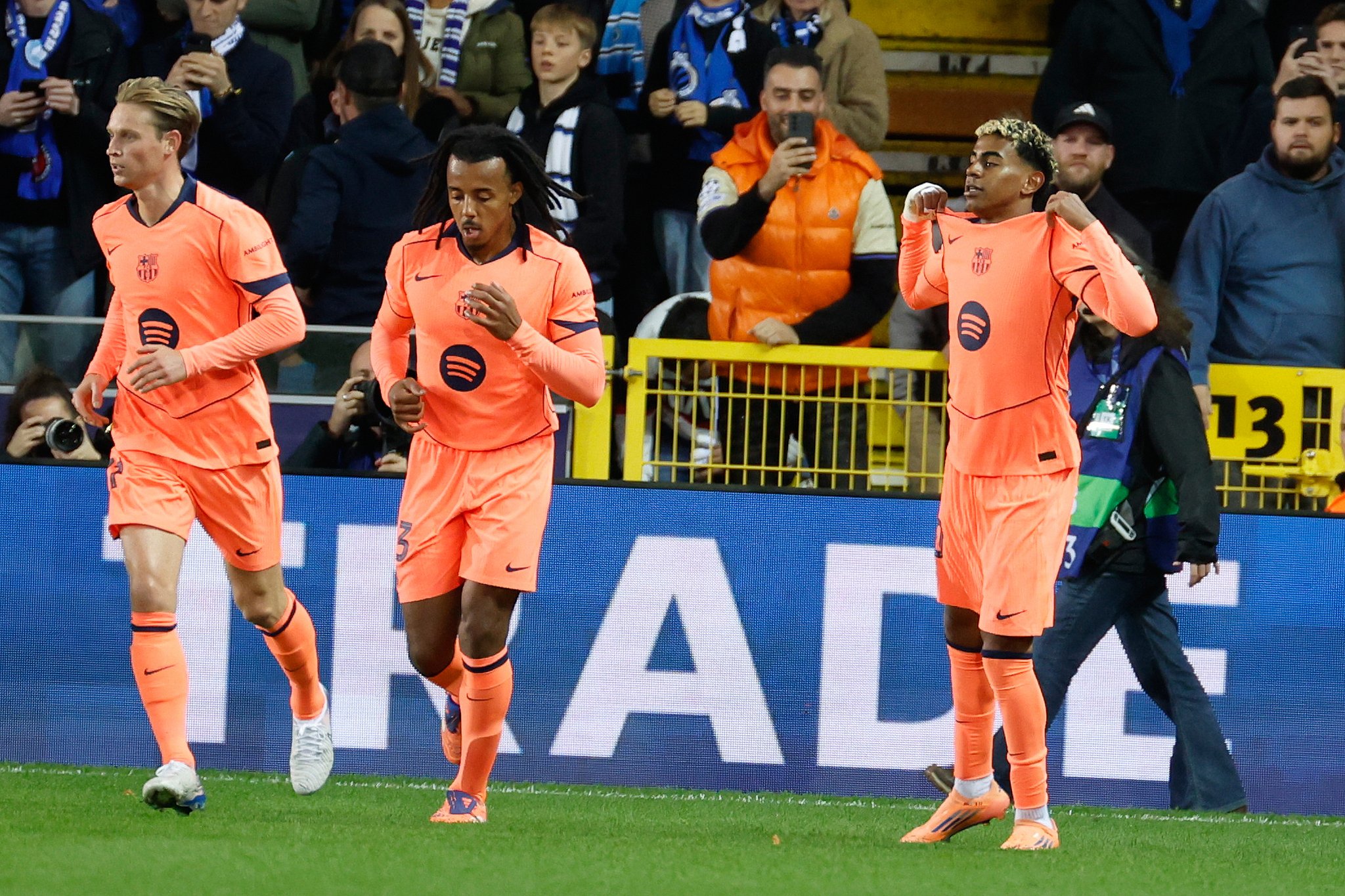 club-brugge-3-3-barcelona-six-goal-thriller-ends-level-in-champions-league-clash Image