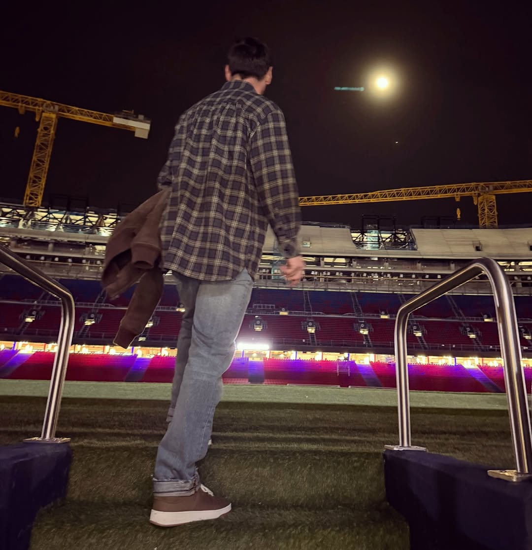 messi-makes-secret-visit-to-camp-nou-sparks-emotional-reaction-from-fans Image