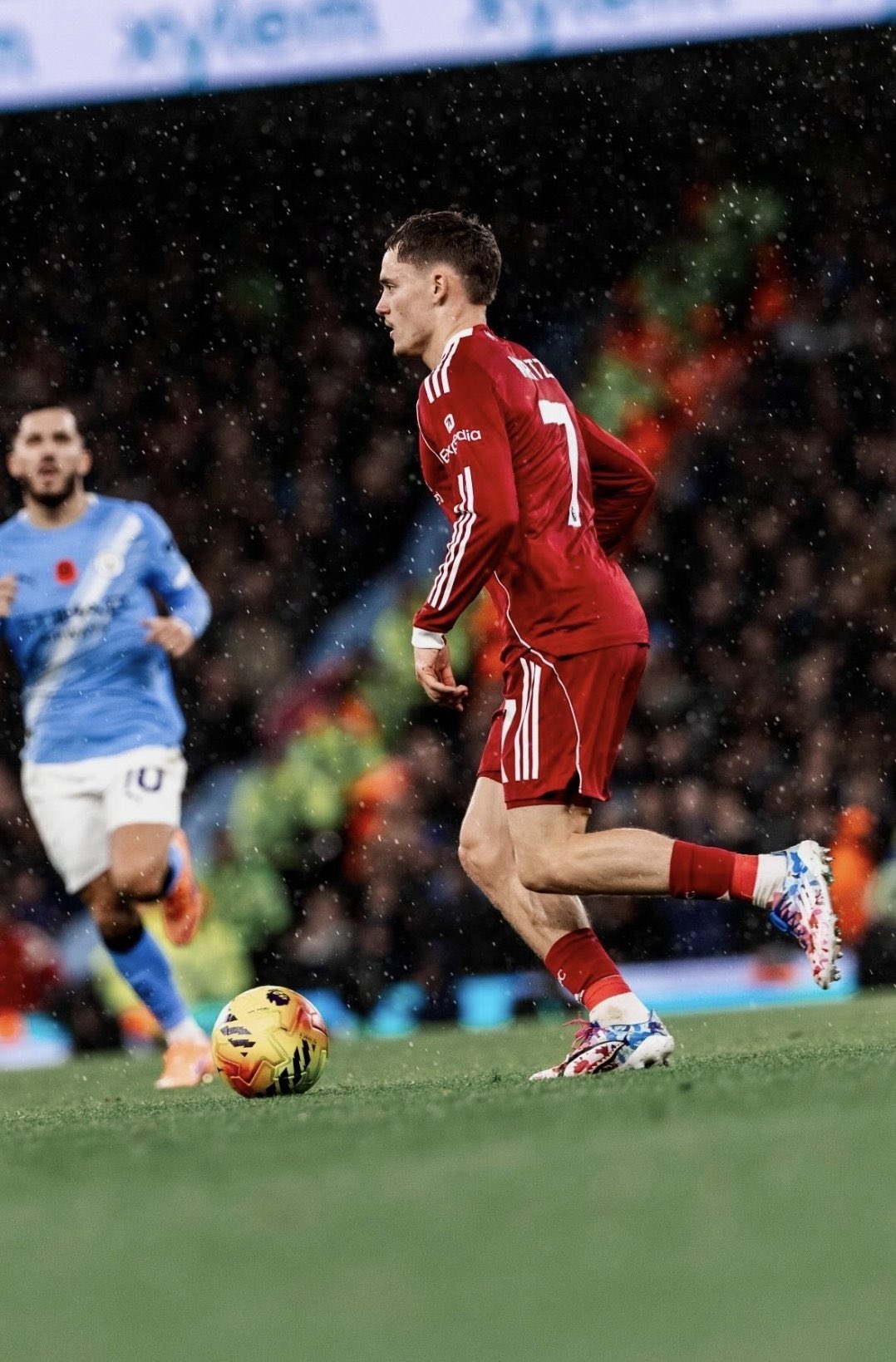 gary-neville-brands-florian-wirtz-little-boy-after-liverpools-30-defeat-to-man-city Image