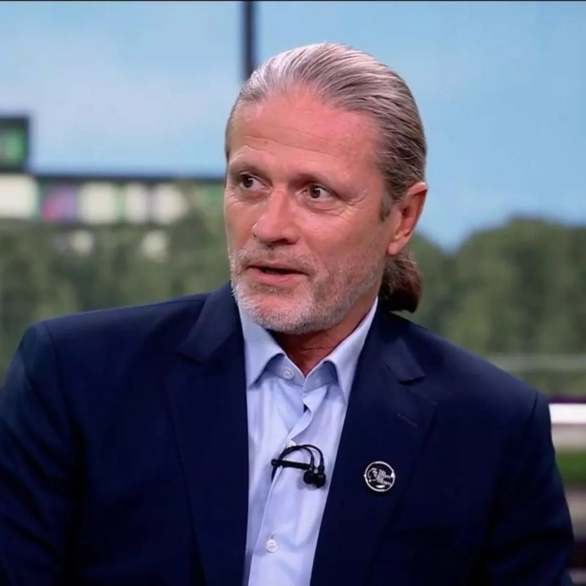 emmanuel-petit-predicts-comfortable-win-for-arsenal-against-brentford Image