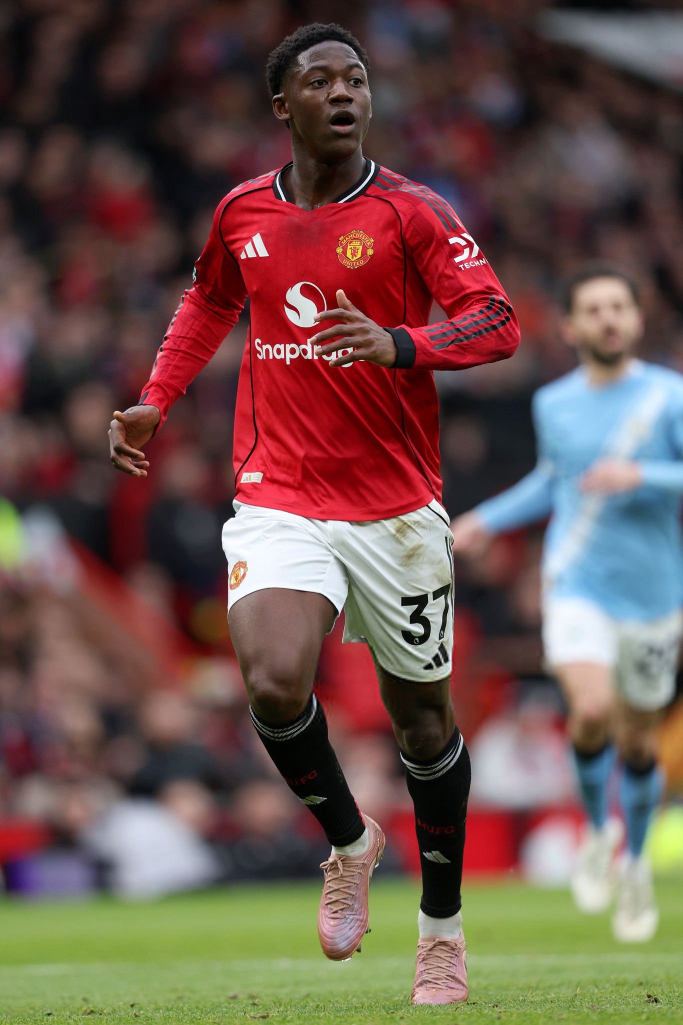 manchester-united-ready-to-open-contract-talks-with-kobbie-mainoo Image