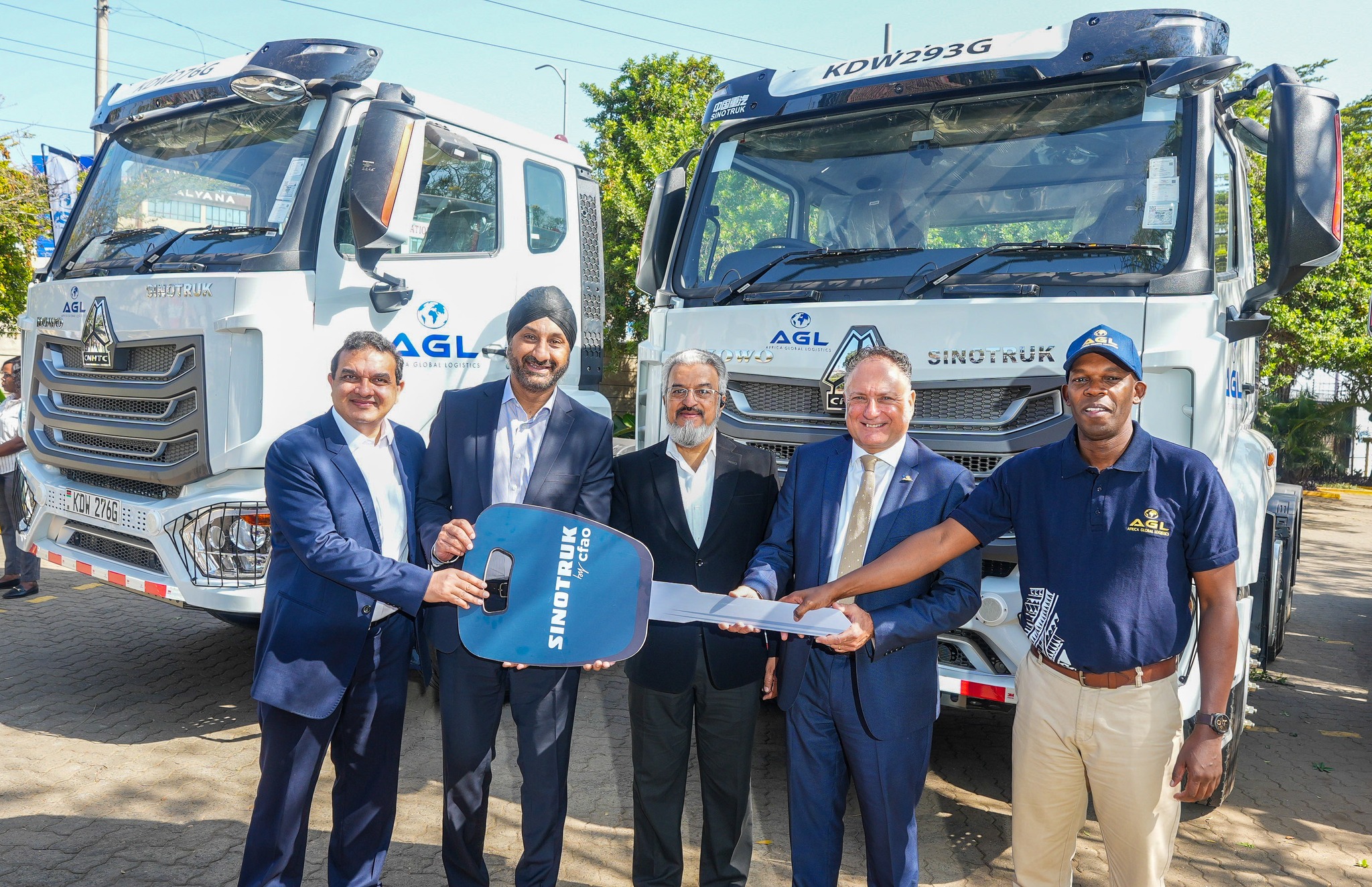 sinotruk-by-cfao-deepens-their-strategic-partnership-with-africa-global-logistics-through-delivery-of-32-prime-movers Image
