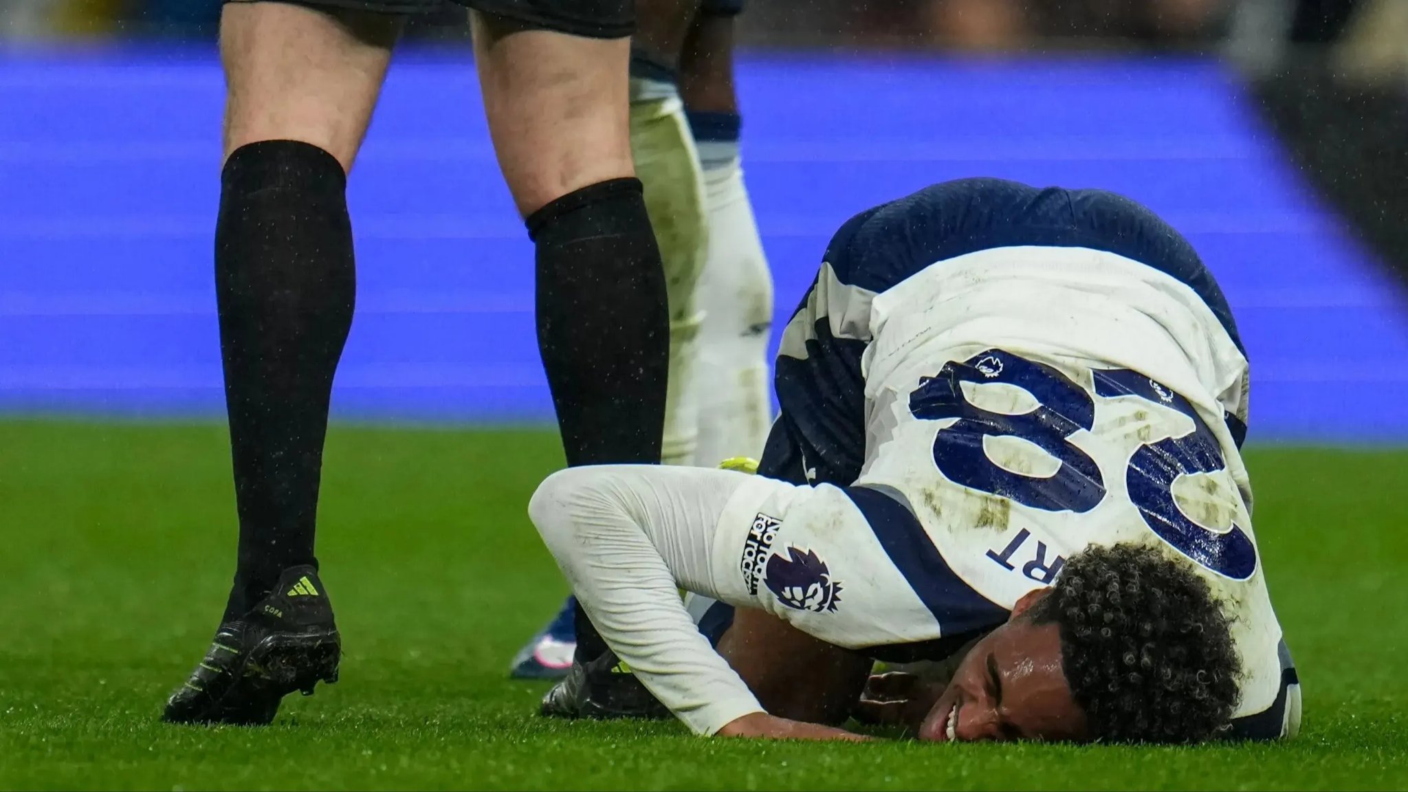 wilson-odobert-ruled-out-after-rupturing-acl-at-tottenham Image
