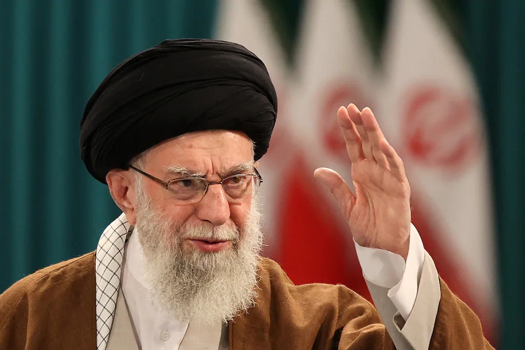 iran-postpones-funeral-for-ayatollah-ali-khamenei-amid-ongoing-airstrikes Image