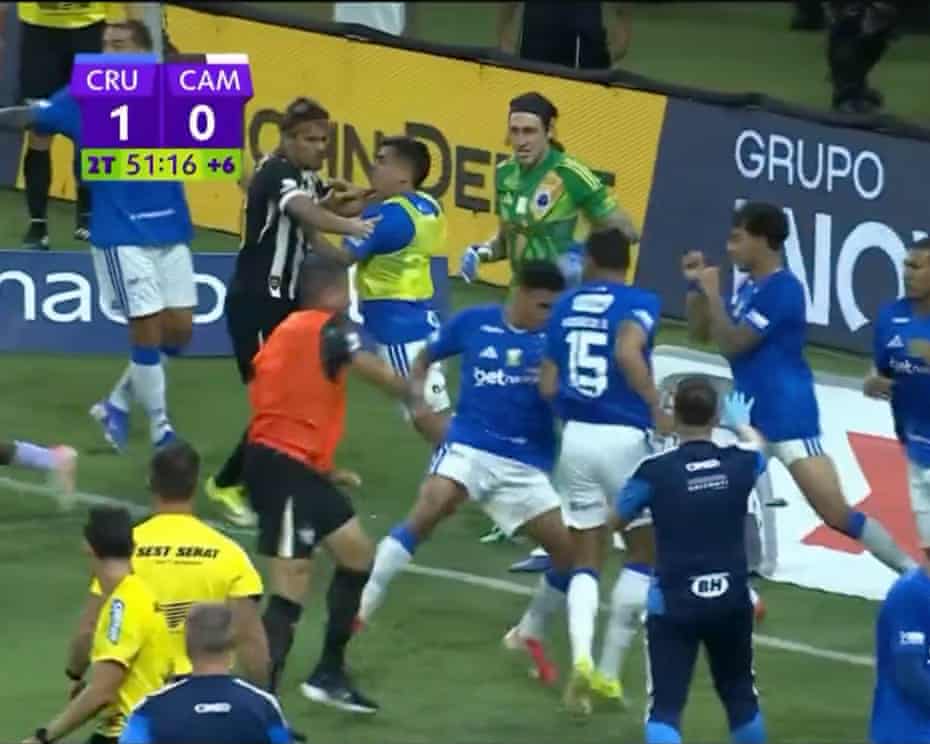 23-red-cards-as-cruzeiro-vs-atletico-mineiro-final-descends-into-chaos Image
