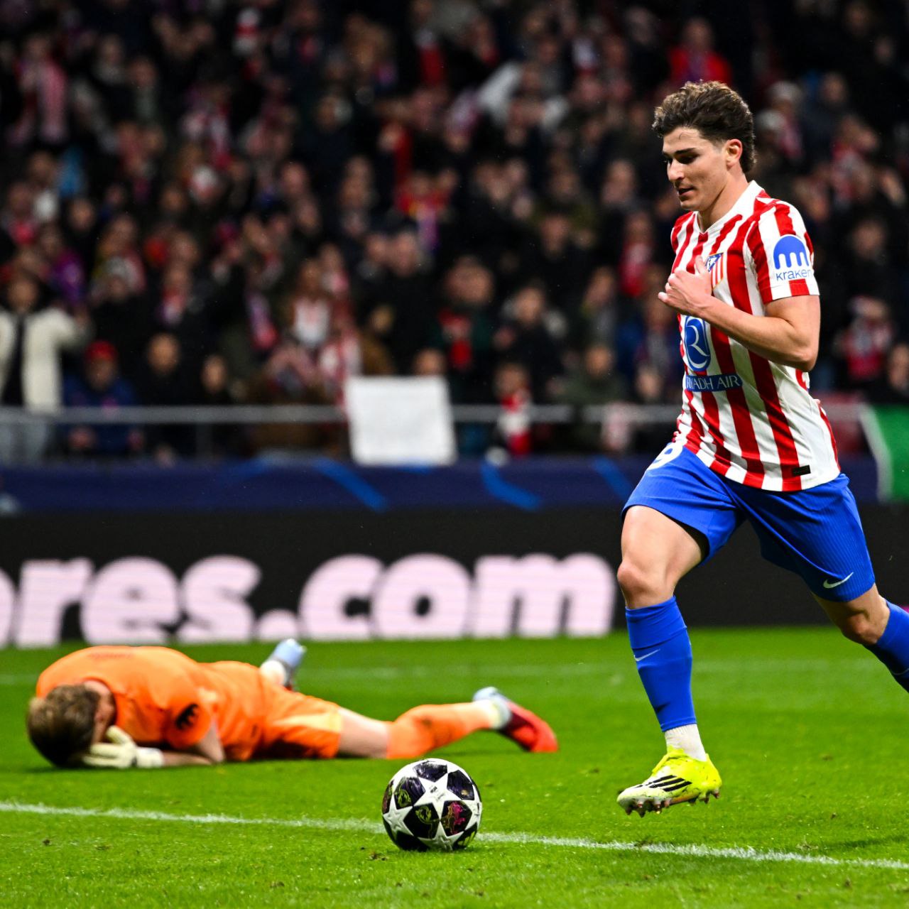 spurs-goalkeeper-kinsky-subbed-off-after-17-minutes-in-champions-league-disaster Image