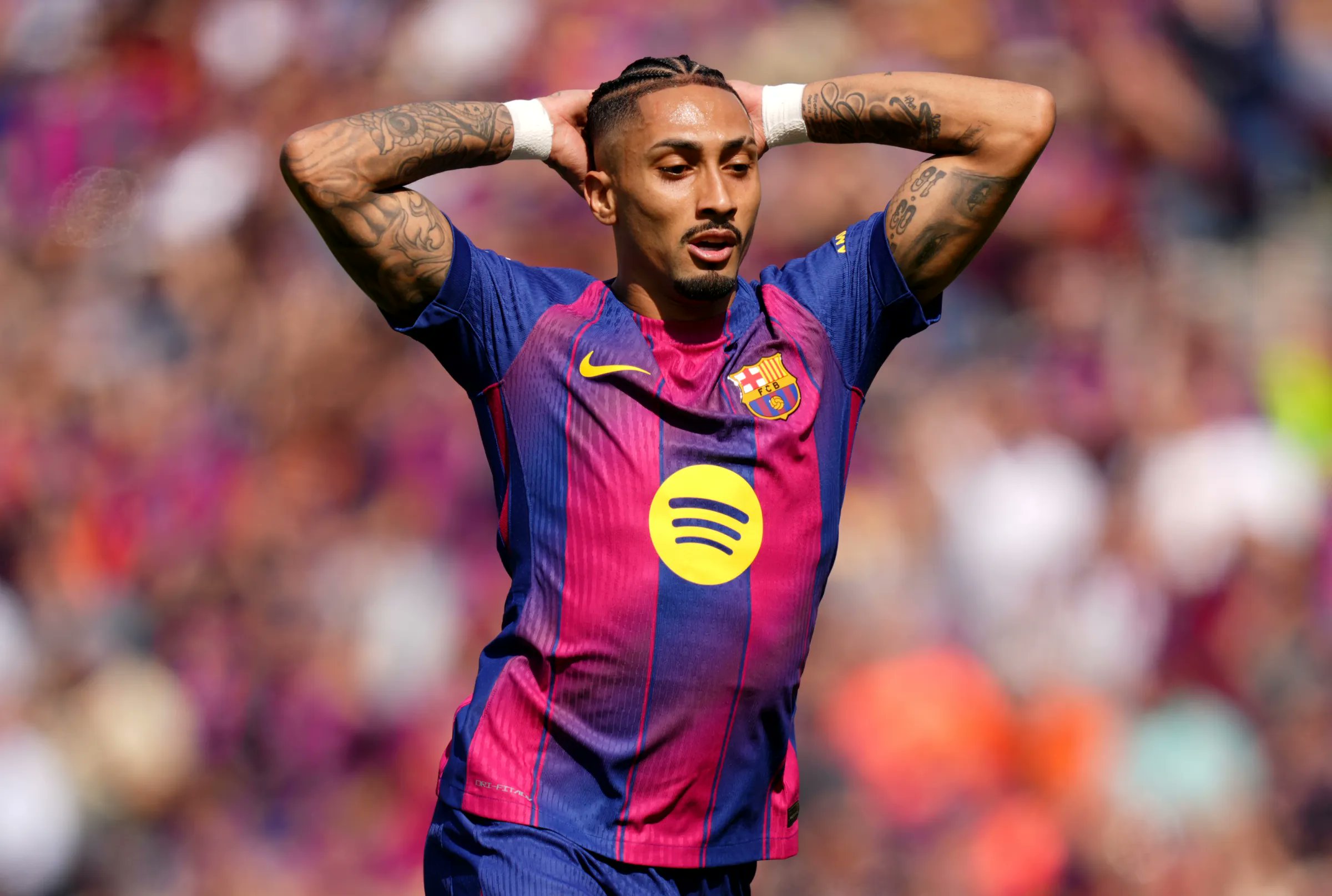 raphinha-set-for-one-month-sidelined-after-muscle-injury-blow Image