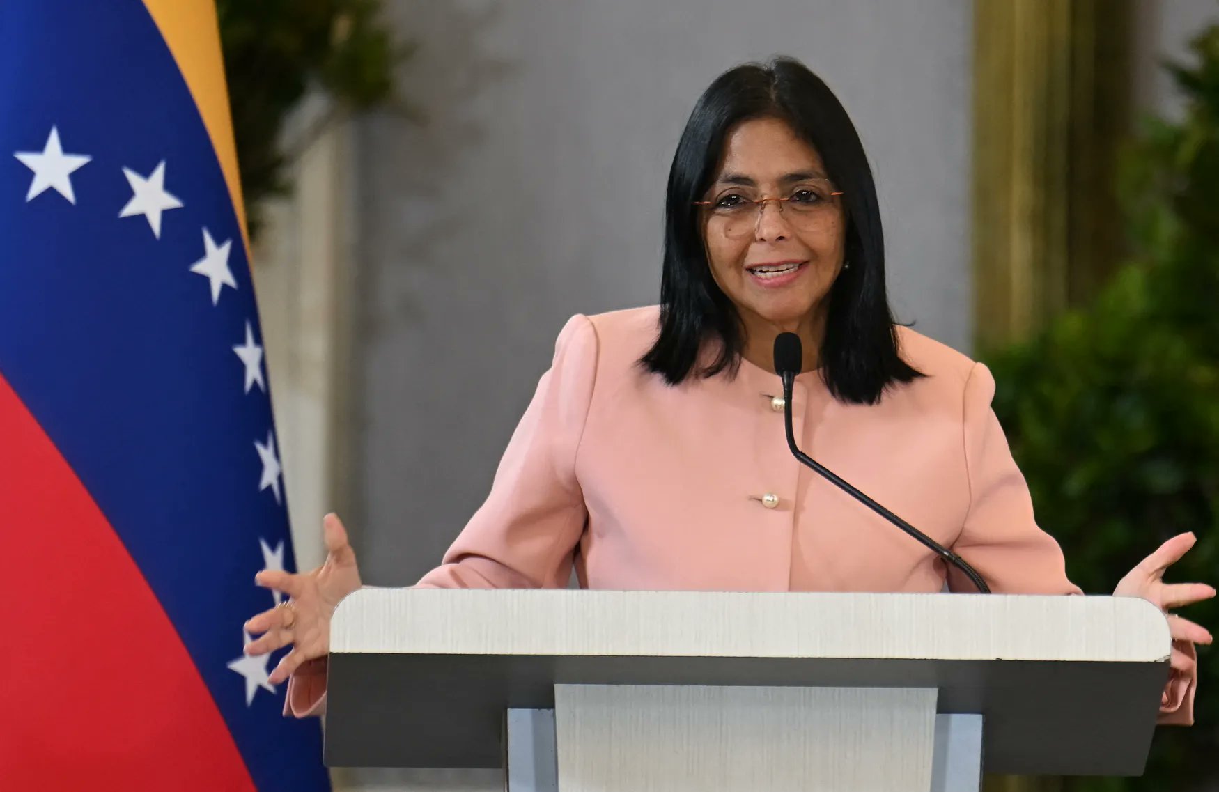 us-lifts-sanctions-on-venezuelas-interim-president-delcy-rodriguez Image
