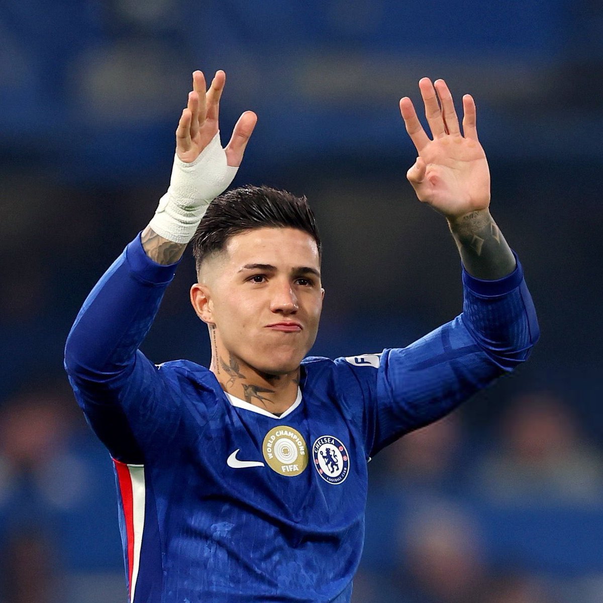enzo-fernandez-apologises-as-chelsea-delay-squad-return Image