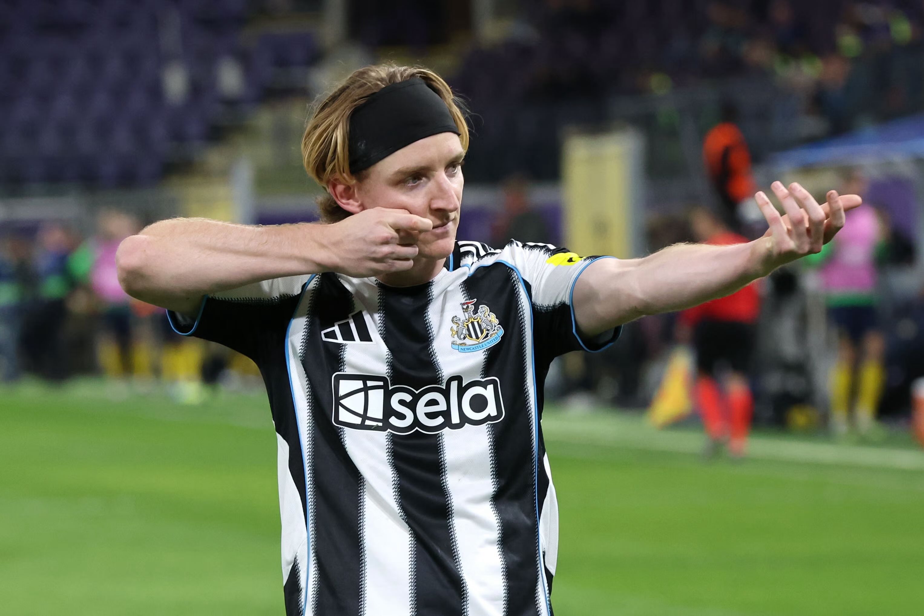 barcelona-reach-agreement-in-principle-to-sign-anthony-gordon-from-newcastle-in-ps70m-deal Image