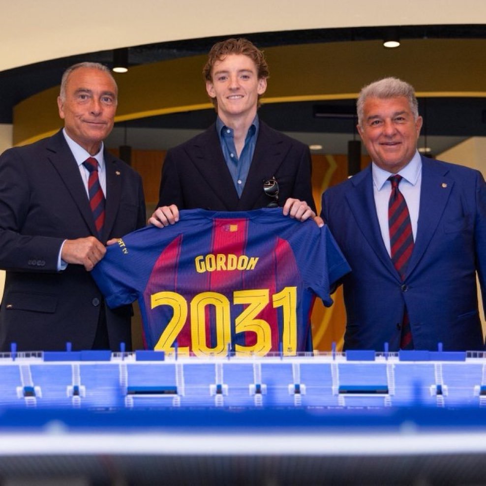 anthony-gordon-becomes-an-fc-barcelona-player-until-2031 Image