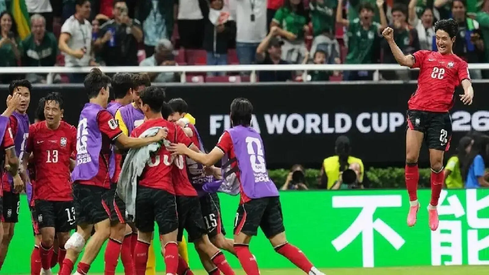 hwang-in-beom-inspires-south-korea-to-victory-over-czechia-in-world-cup-thriller Image