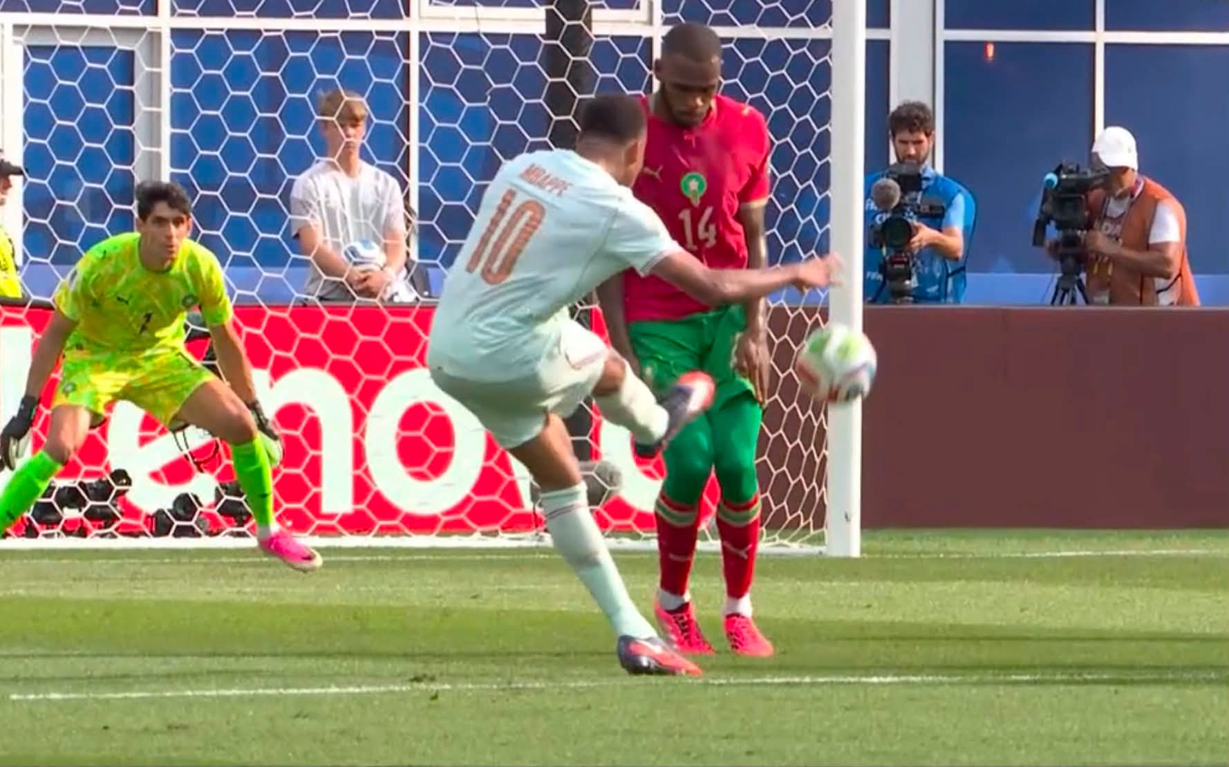 france-reach-world-cup-semi-finals-with-2-0-win-over-morocco Image
