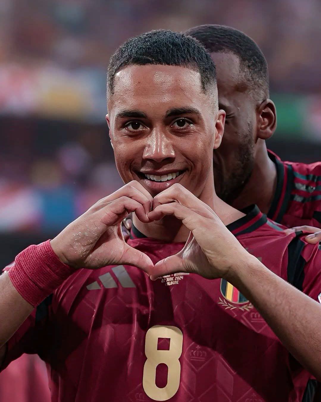 manchester-united-step-up-pursuit-of-youri-tielemans-as-midfield-reinforcement-looms Image