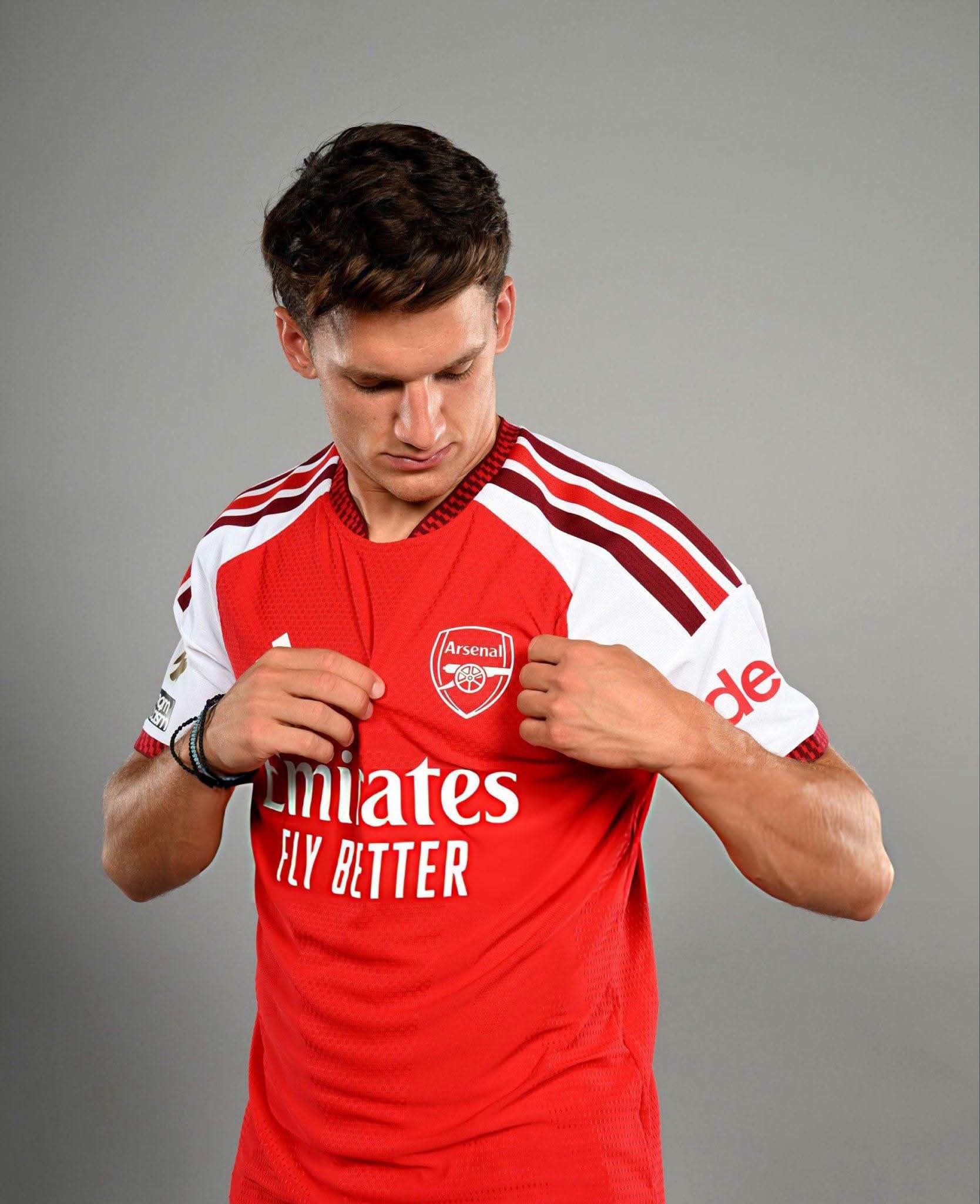 arsenal-complete-eur40-million-signing-of-christos-tzolis Image