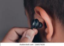 unsafe-listening-behaviors-that-can-lead-to-hearing-impairments Image