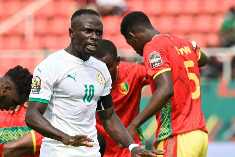 Senegal hold Malawi to go top of Group B