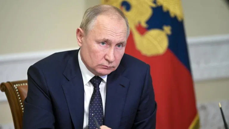 Putin Warns West Of Intervention In Ukraine