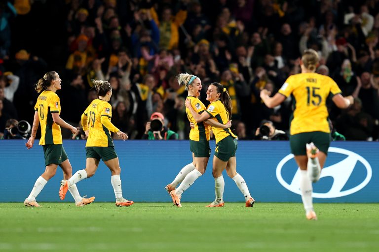 Australia Reach Would Cup Quarter-Finals as Kerr Makes Comeback