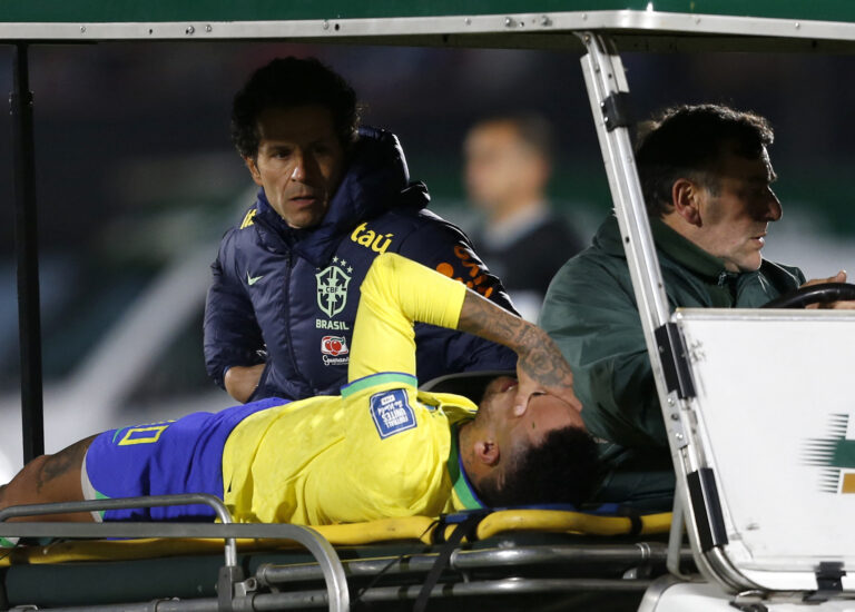 Neymar To Undergo Knee Surgery